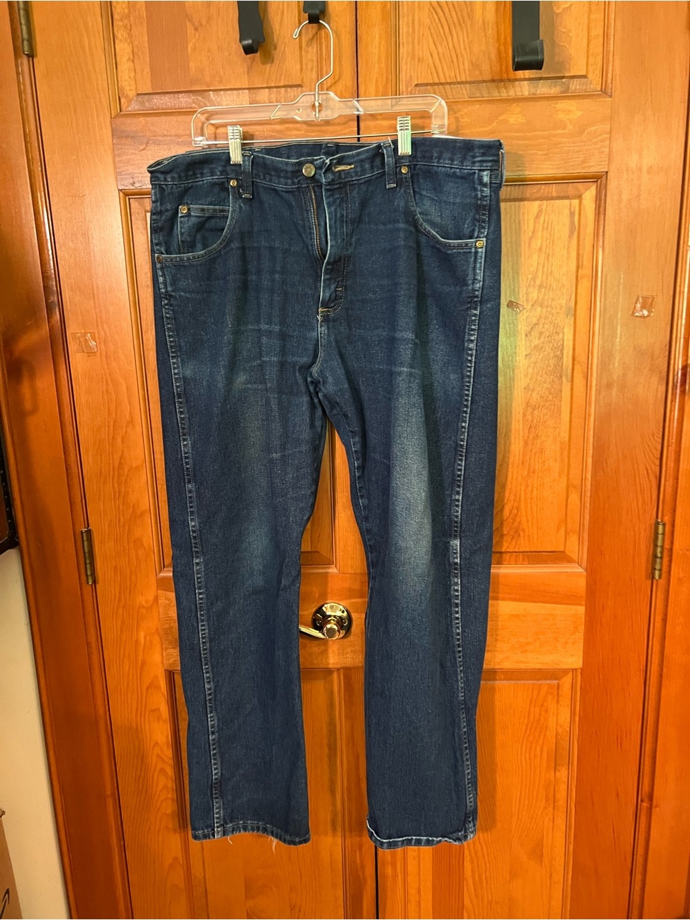 Wrangler Men’s Straight Jeans in Dark Blue Denim